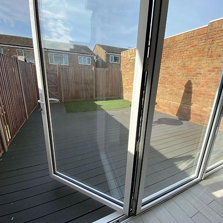 The Bay Apartment Edgware Exterior photo