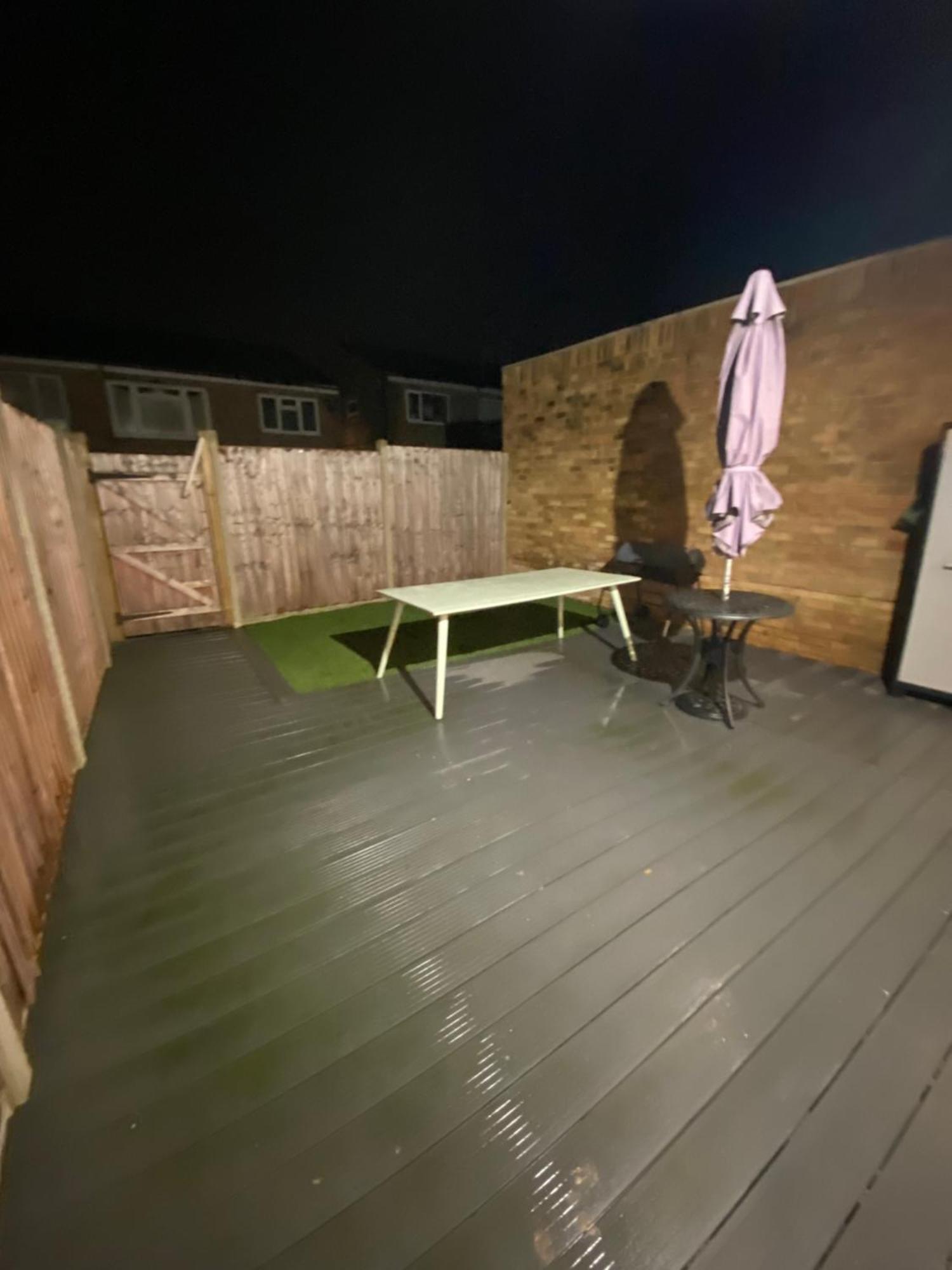 The Bay Apartment Edgware Exterior photo